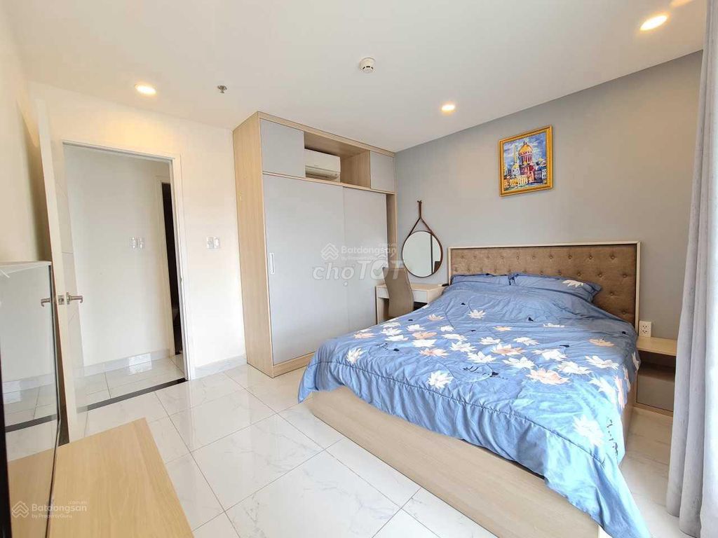 We need to get a quick rent on Central Plaza, 72 meters, two bedrooms, two toilets.