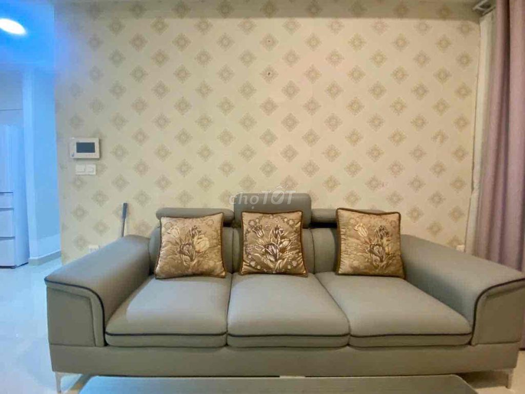 Rent Botanica Premier apartment. Three bedrooms. Two toilets. 96 meters.