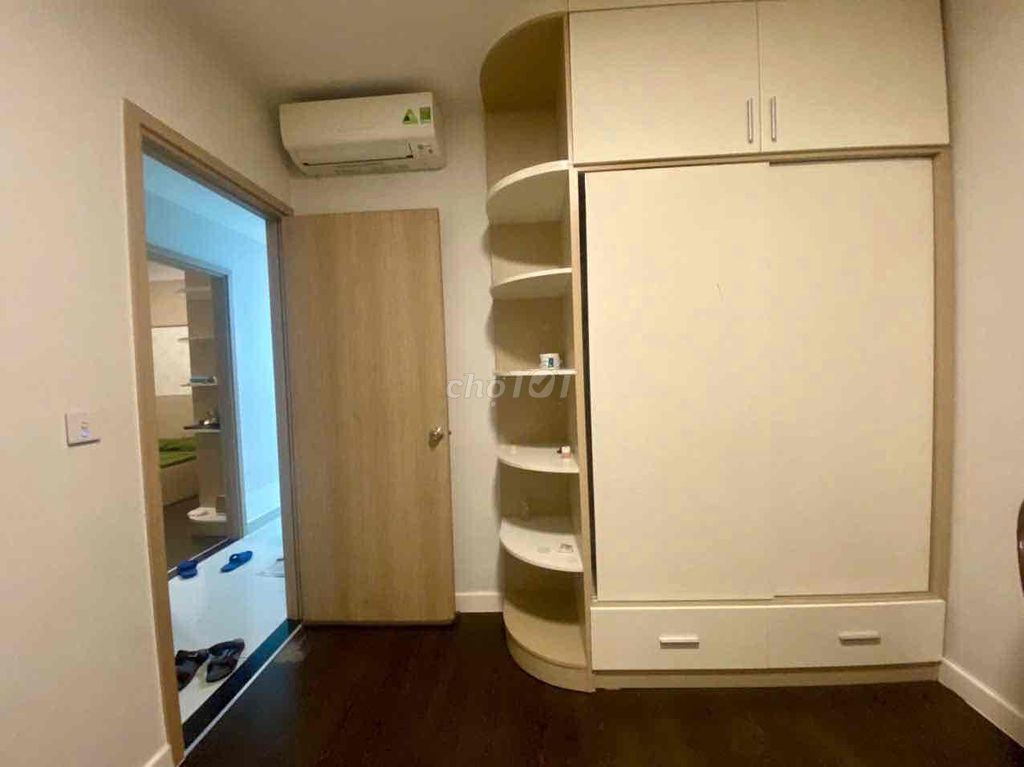 Rent Botanica Premier apartment. Three bedrooms. Two toilets. 96 meters.