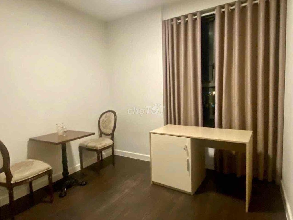 Rent Botanica Premier apartment. Three bedrooms. Two toilets. 96 meters.