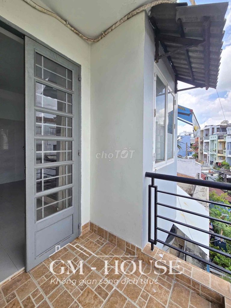 Rent a super open-split balcony at Nguyễn Khuyến bt.