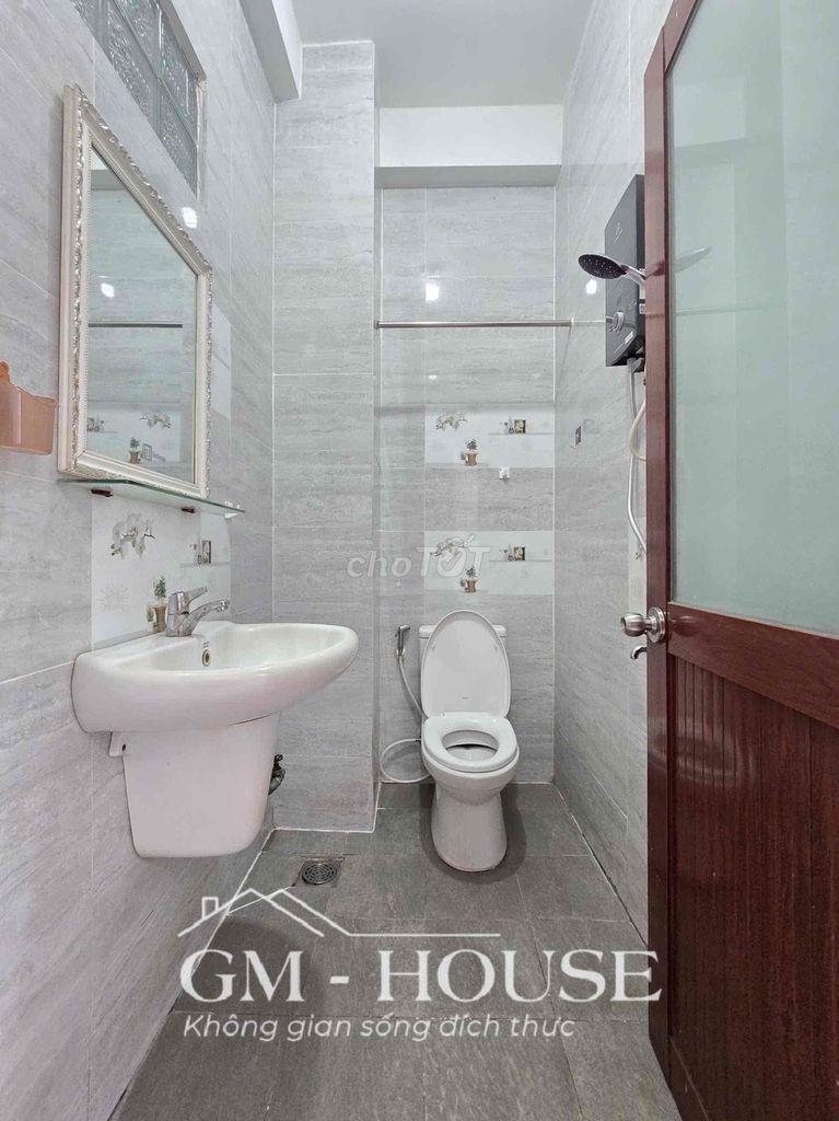 Rent a super open-split balcony at Nguyễn Khuyến bt.