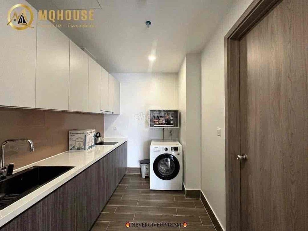 Two bedrooms, right here. The City of 3- Full Seven, 80 meters.