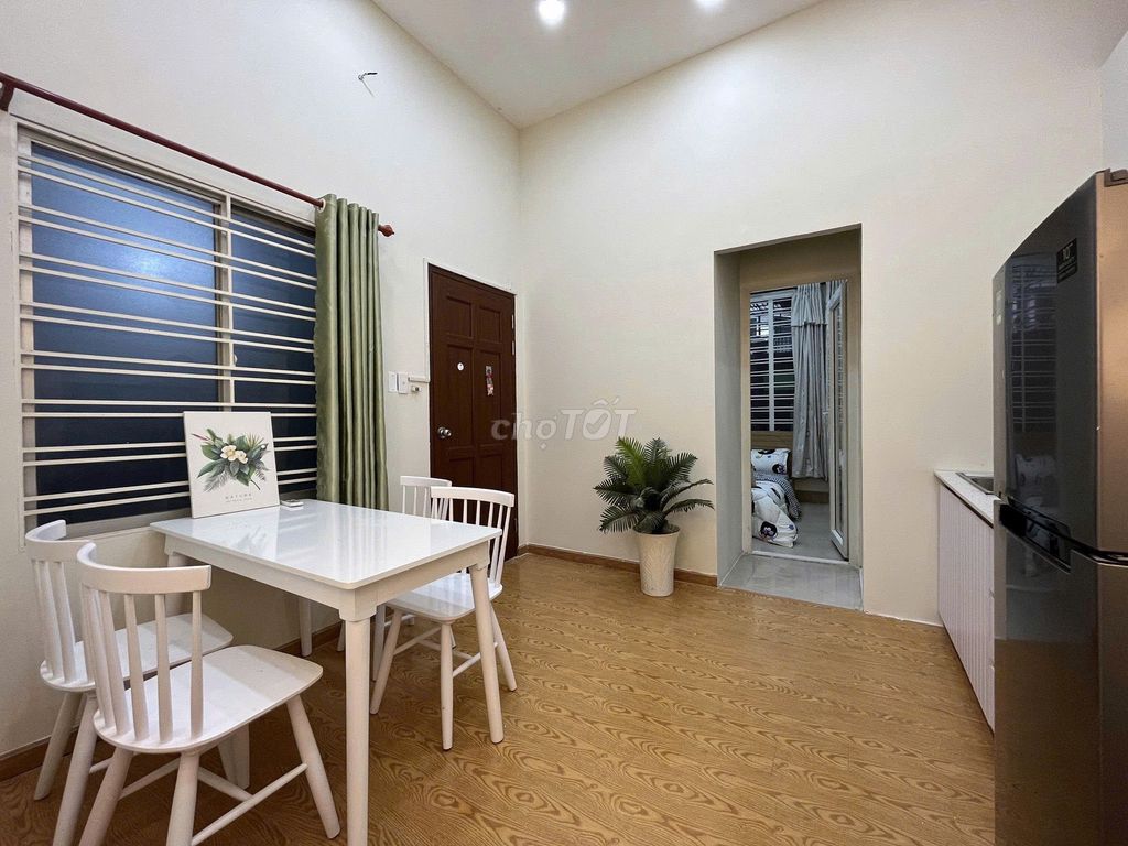 Lê Văn Sỹ studio -- private bedroom, kitchen cup, full interior.