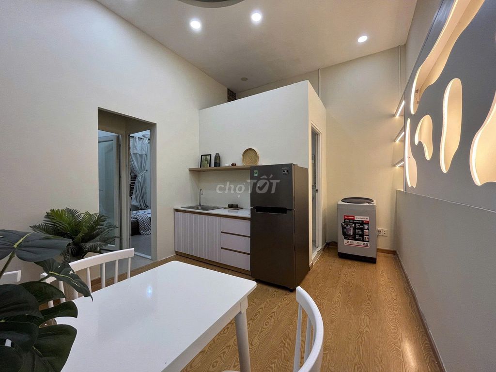Lê Văn Sỹ studio -- private bedroom, kitchen cup, full interior.