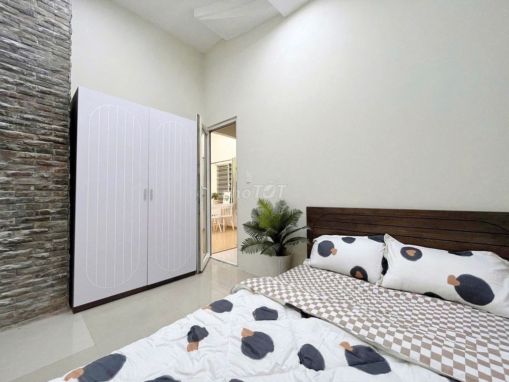 Lê Văn Sỹ studio -- private bedroom, kitchen cup, full interior.