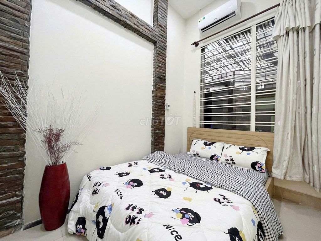 Lê Văn Sỹ studio -- private bedroom, kitchen cup, full interior.