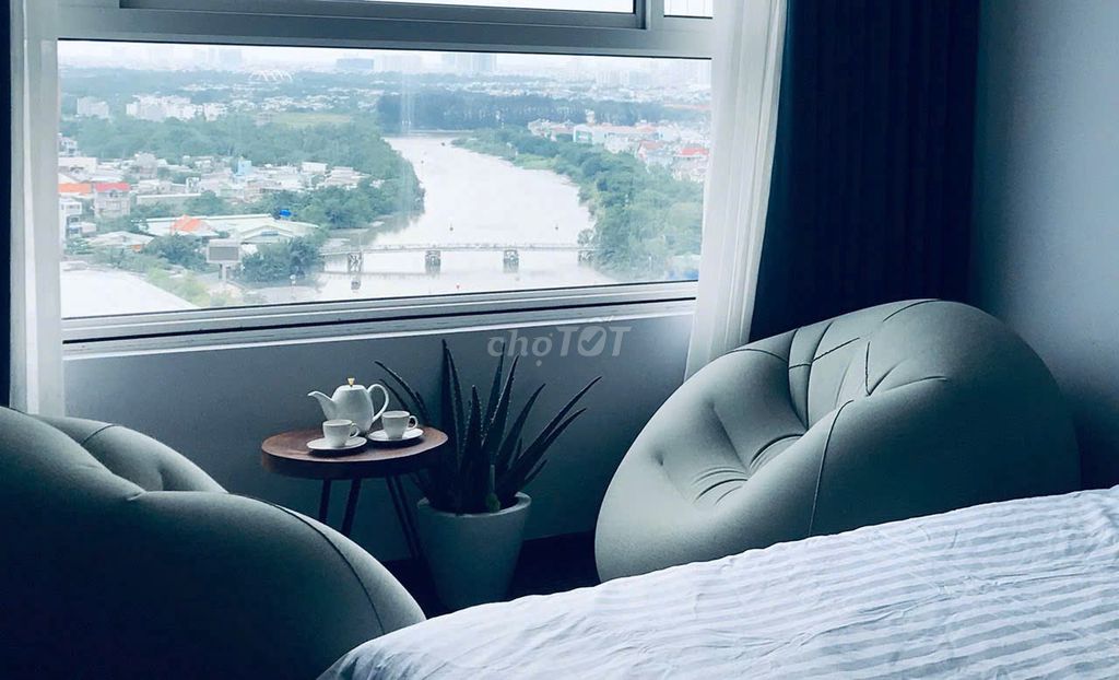 Sunrise Riverside rents two nice bedrooms.