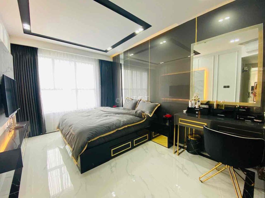 Renting Sunrise CityView District 7h: