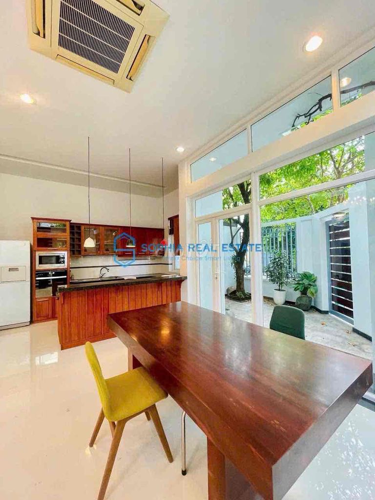 Love from the very first look - the villa, the open space