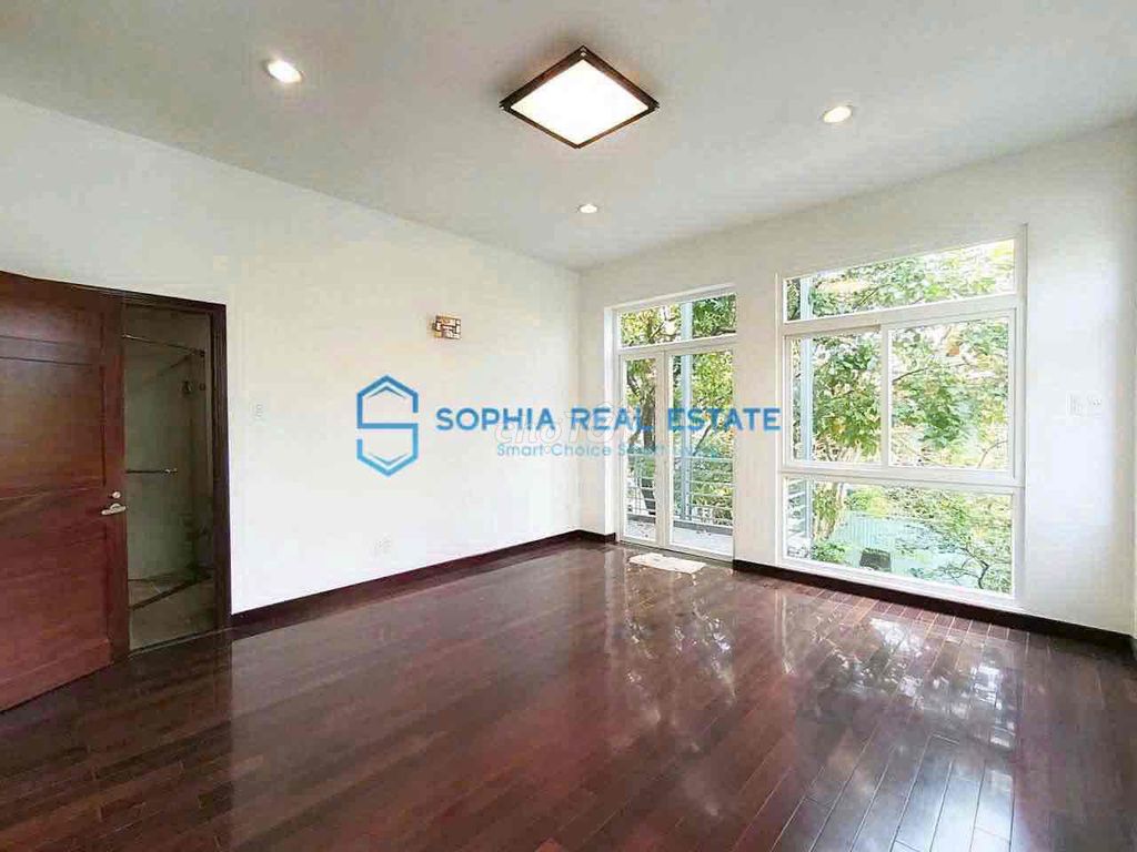 Love from the very first look - the villa, the open space