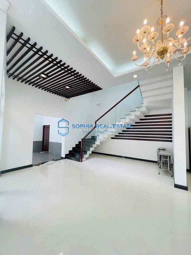 Love from the very first look - the villa, the open space