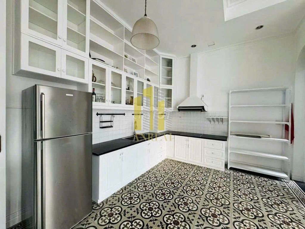 Thảo Điền for 50 million rent.