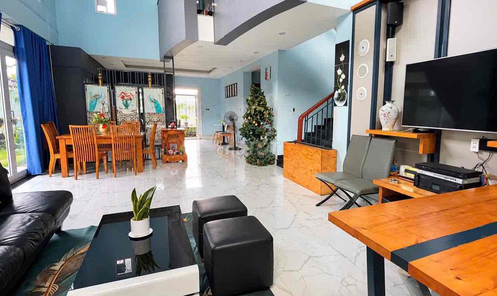 Rent the villa, river view. It's 50 million a month. _Month floor area