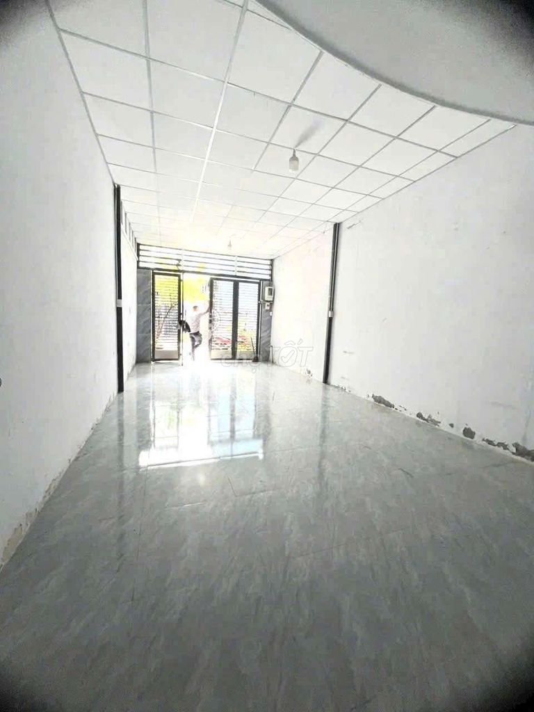 Trần Thái Tông alley house - 5 X25 M - 3 bedroom - car yard wide