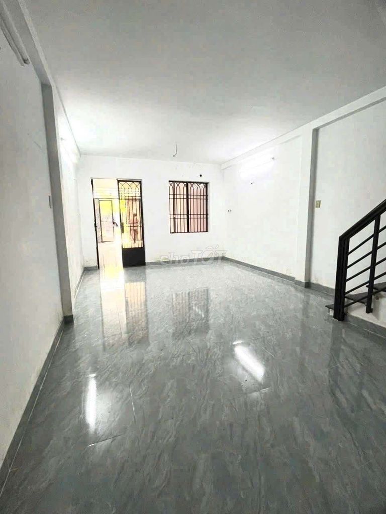 Trần Thái Tông alley house - 5 X25 M - 3 bedroom - car yard wide