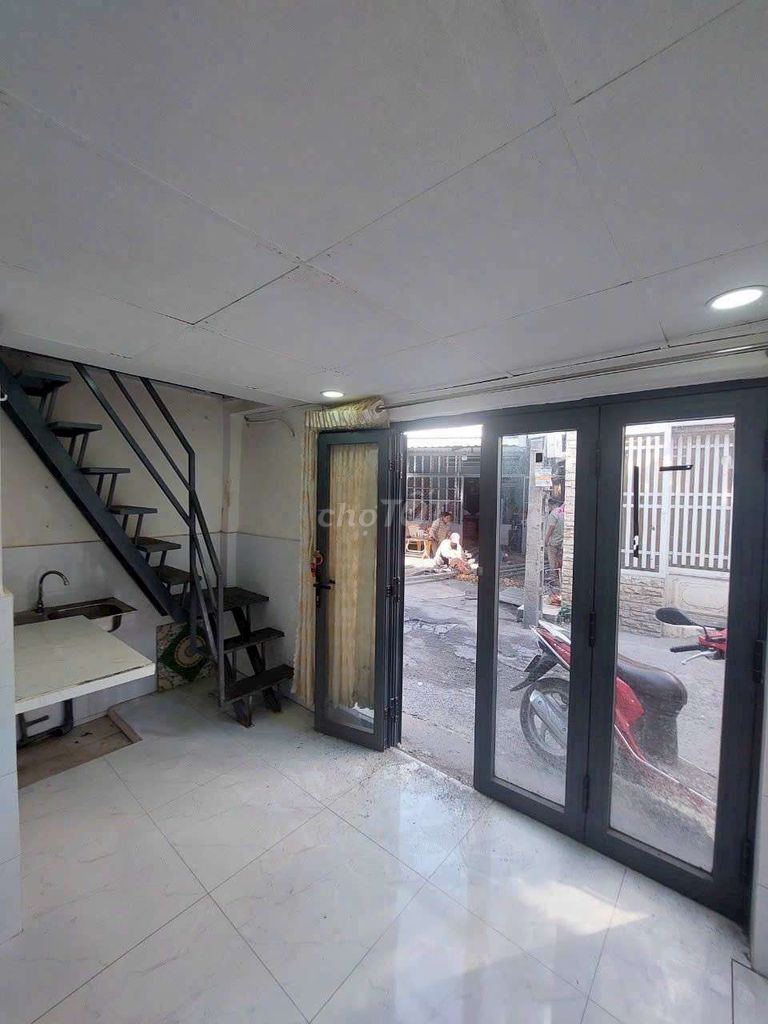 Rent the Âu Dương Lân-7-3 Front Street.