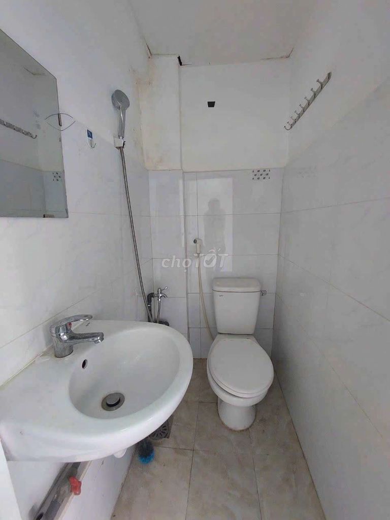 Rent the Âu Dương Lân-7-3 Front Street.