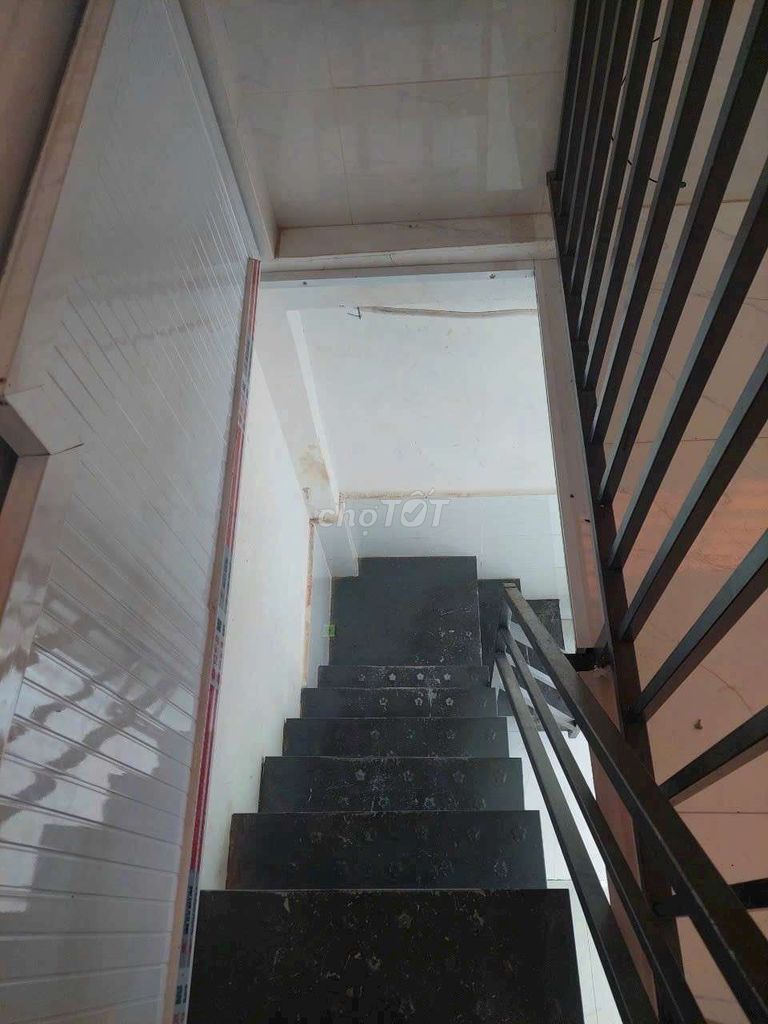 Rent the Âu Dương Lân-7-3 Front Street.