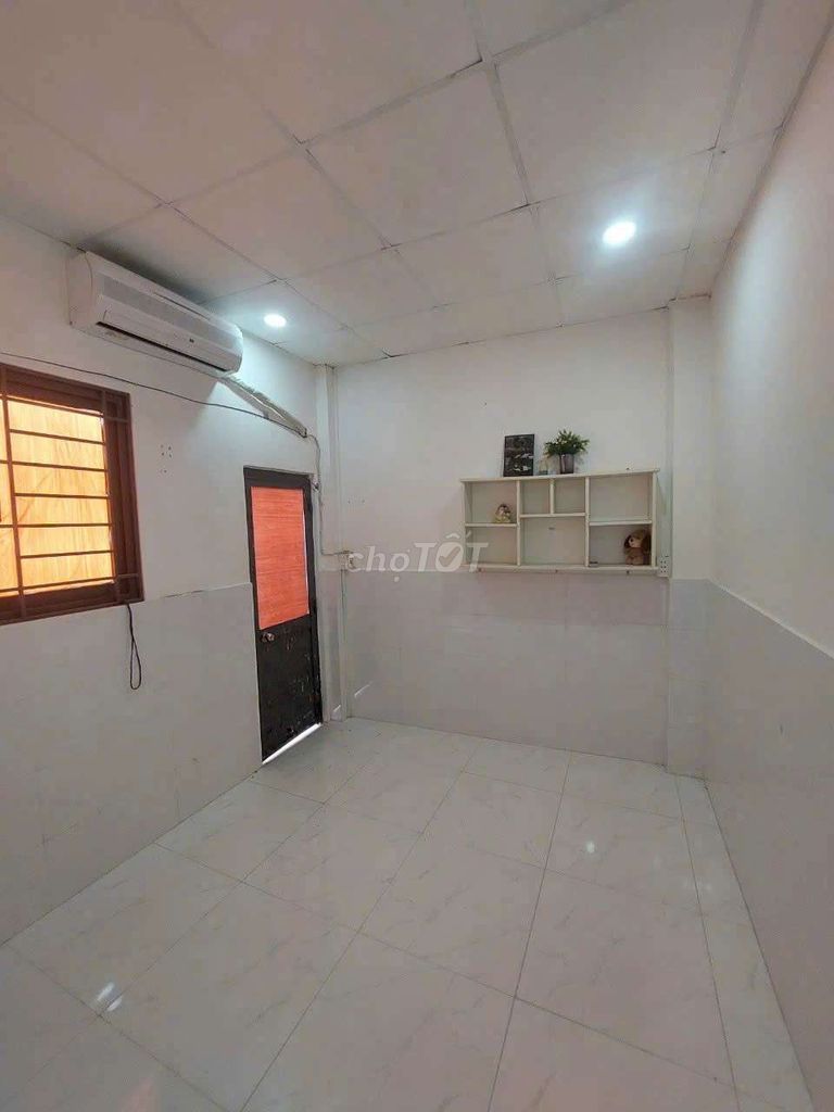Rent the Âu Dương Lân-7-3 Front Street.