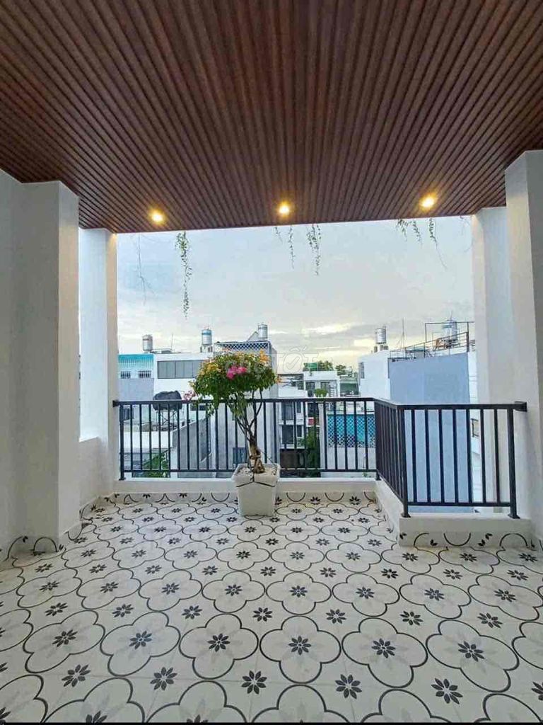 To rent furniture. area: 4.5 x13, for 15 million.