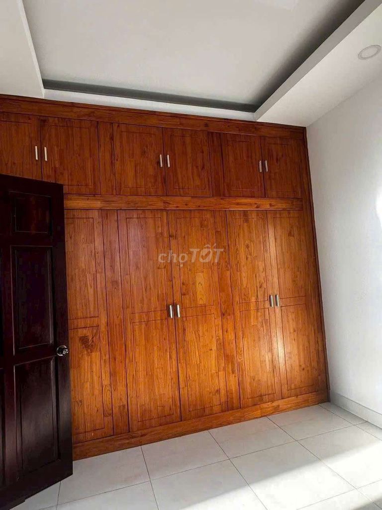 Super nice place, Linh Đông. 1 Mt 3th floor 4 bedroom 4 toilets