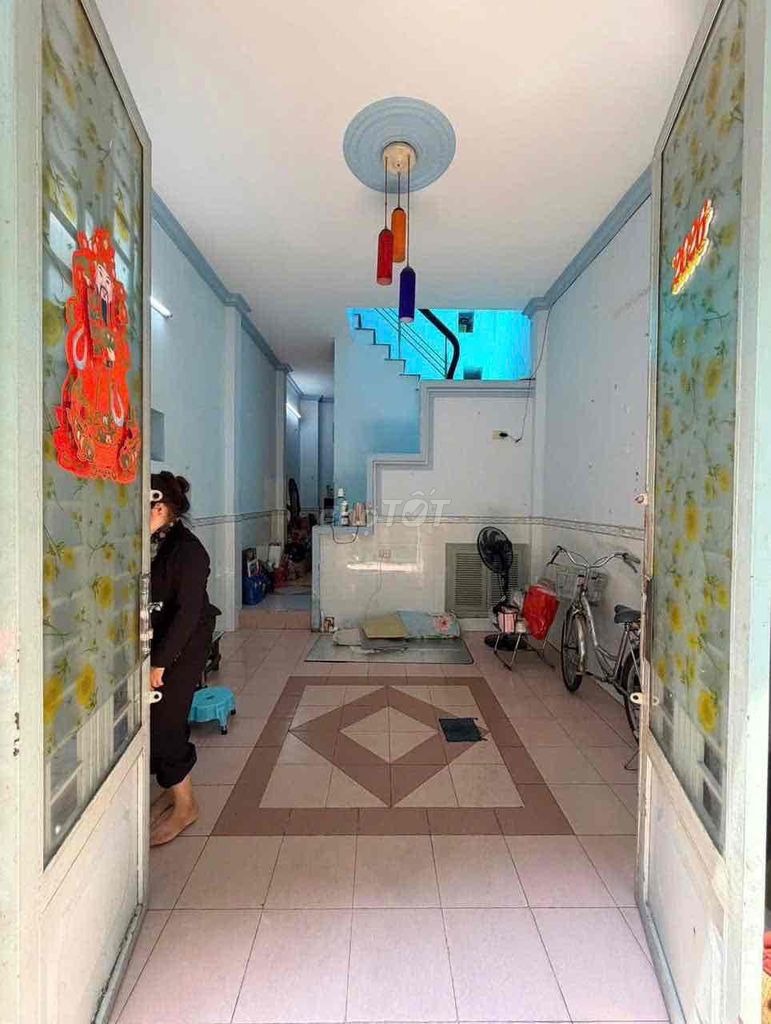 Nice new home. 4 x 8 floor Nhiêu Tứ-7Phú Nhuận.