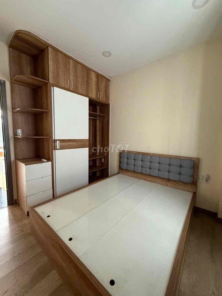 Rent Kadc River Park near Global City for 16 million a month.