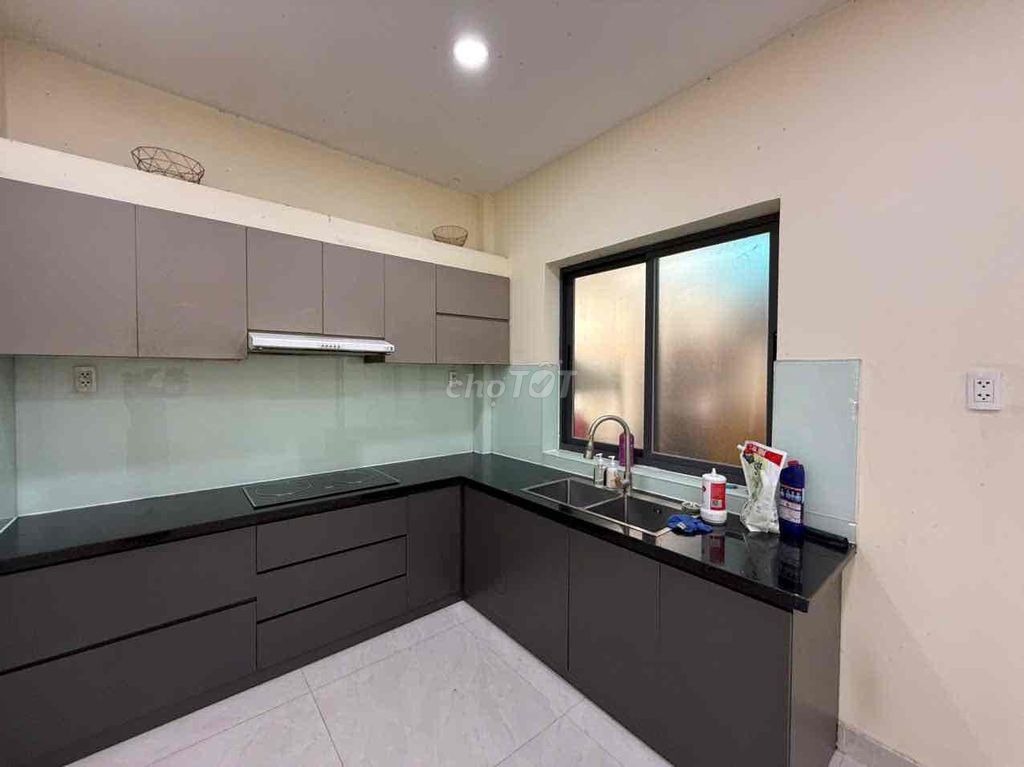 Rent Kadc River Park near Global City for 16 million a month.