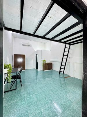 The balconies, windows, furniture. Right down by 3 Vạn Kiếp with PXLing