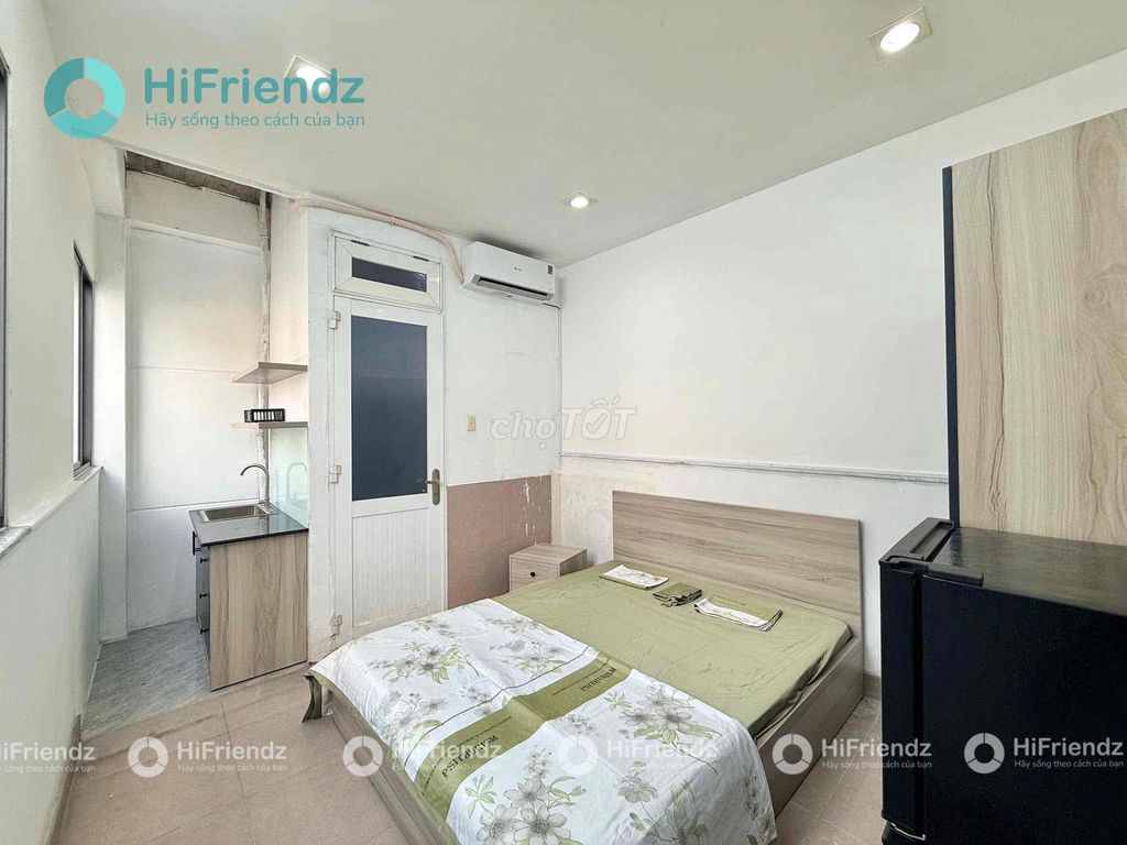 The full - furniture apartment near the Caesar’s School