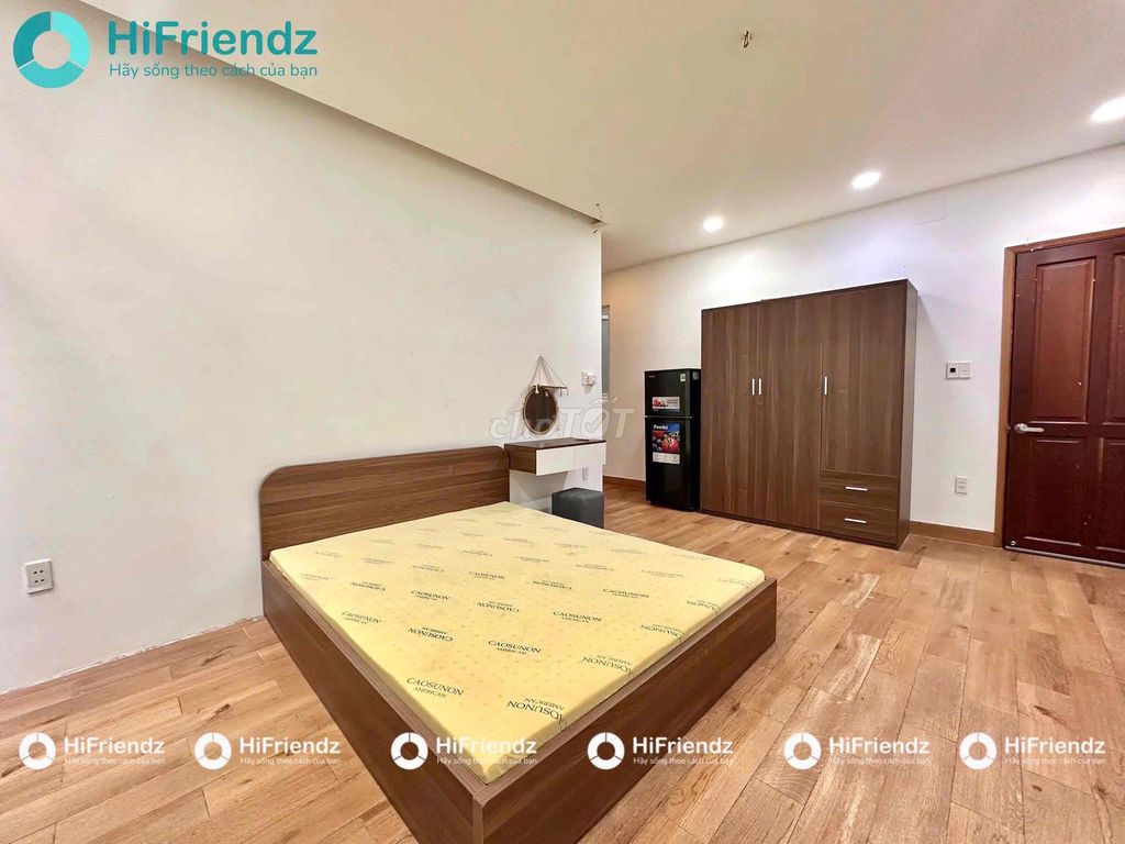 The Gần Bến Xe Quận 8 area kitchen is clear to the center.