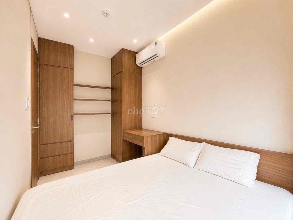 Rent me a suite. A Class Full High Bedroom.