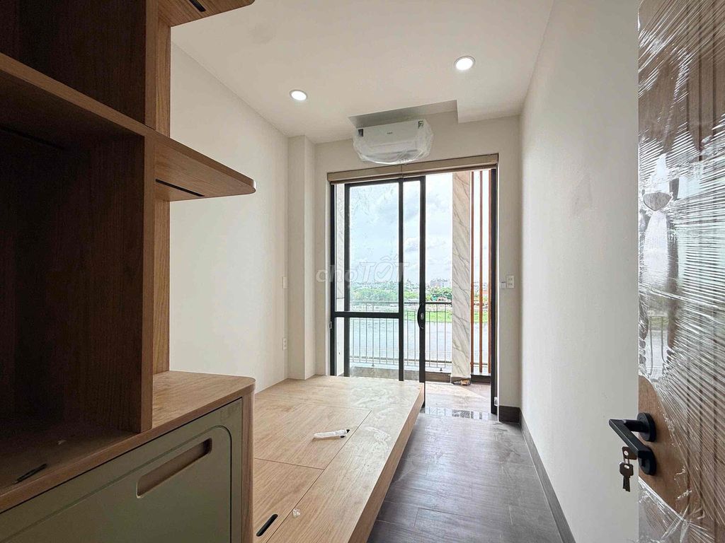 Two bedrooms. A 60-M2-full balcony room.