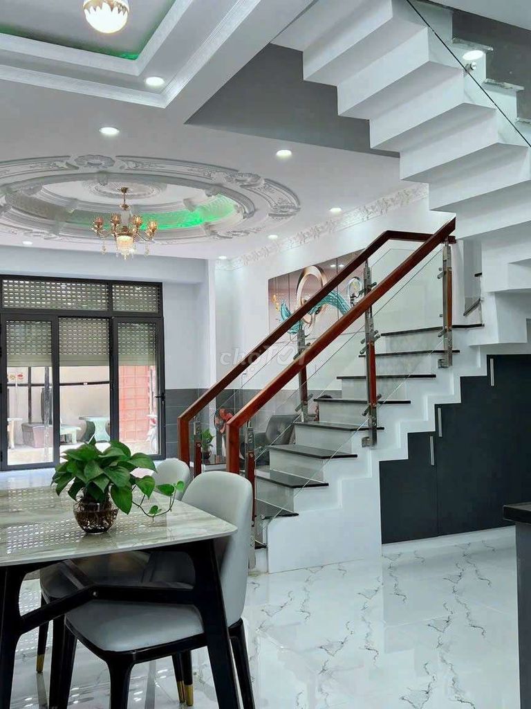 Rent Huỳnh Tấn Phát Hall, P. Tân Phú, District 7