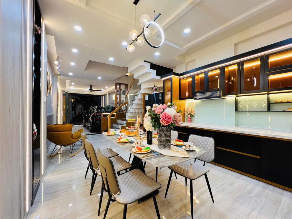 The Fullland 7 m-Phạm Văn Chiêu 4 x17 m 4 floors 6 room 6 toilets