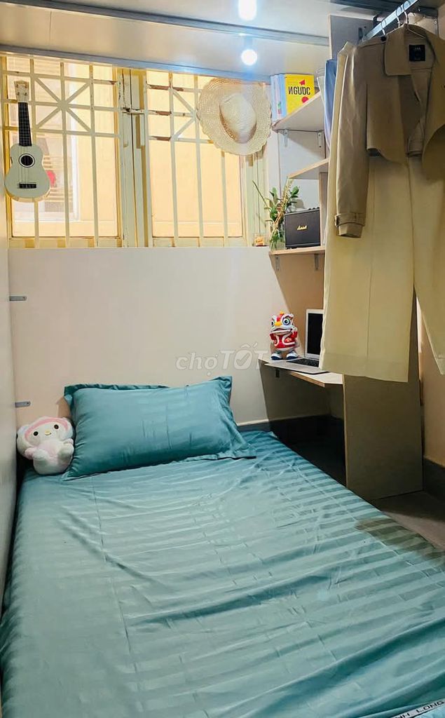 The sleepbox, the private hostel, 419 revolutions, August, District 3