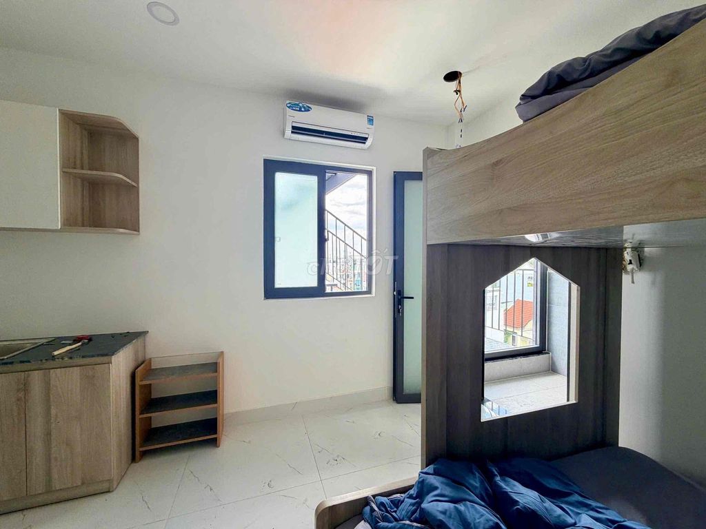 Rent apartment dv vs. an open window - elevator - flower cv