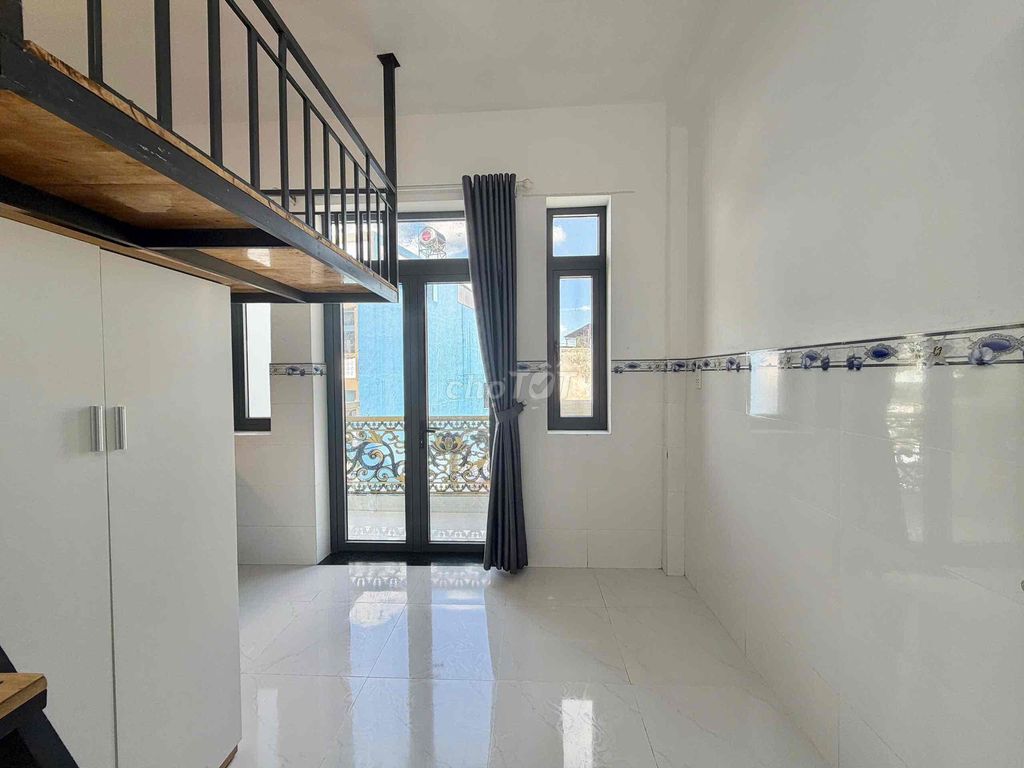 Rent a room with a balconies on it.