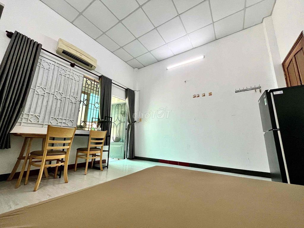 kitchen room.