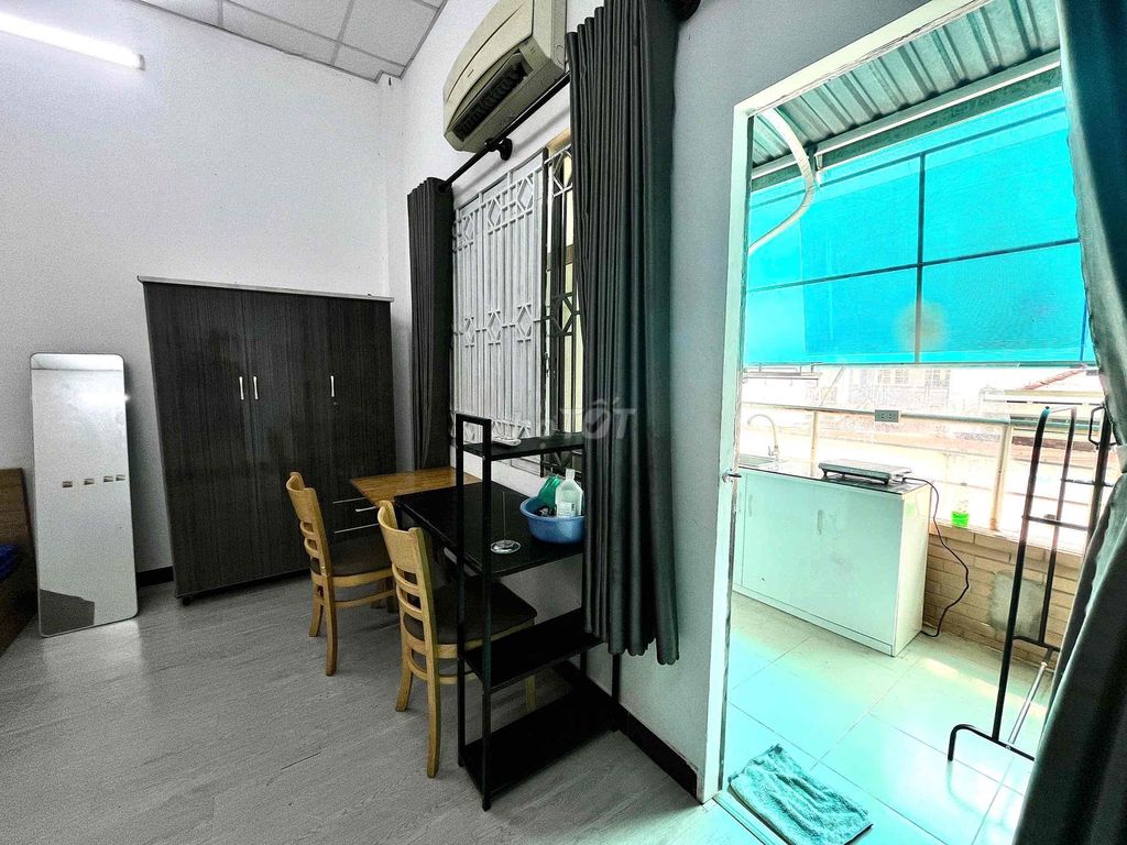 kitchen room.