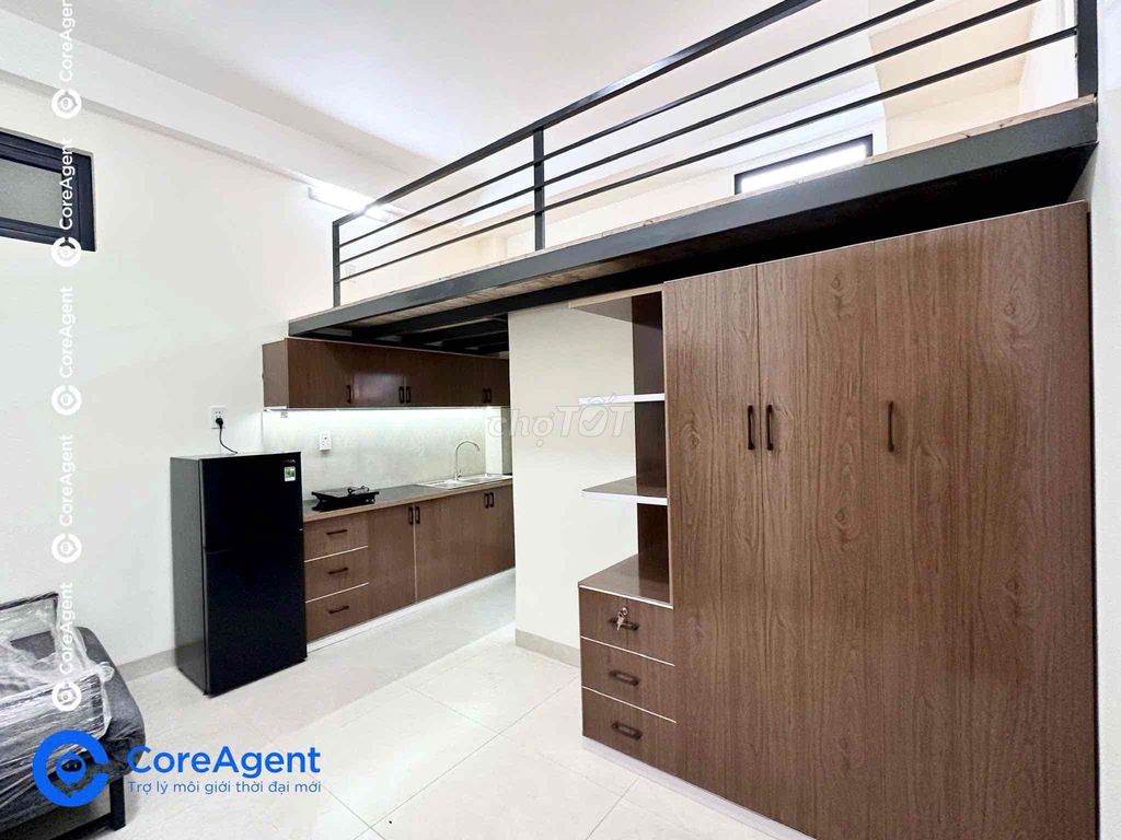 The famous apartment is full of comfortable furniture, elevators, close to the neweon.
