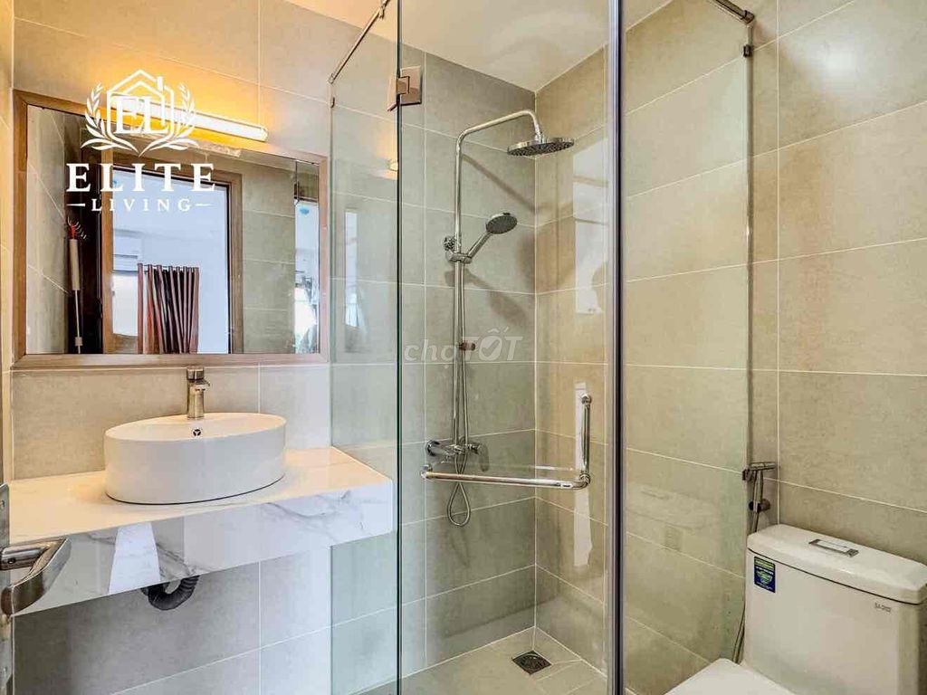 1 room - open balcony - Nguyễn Ảnh Thủ sign