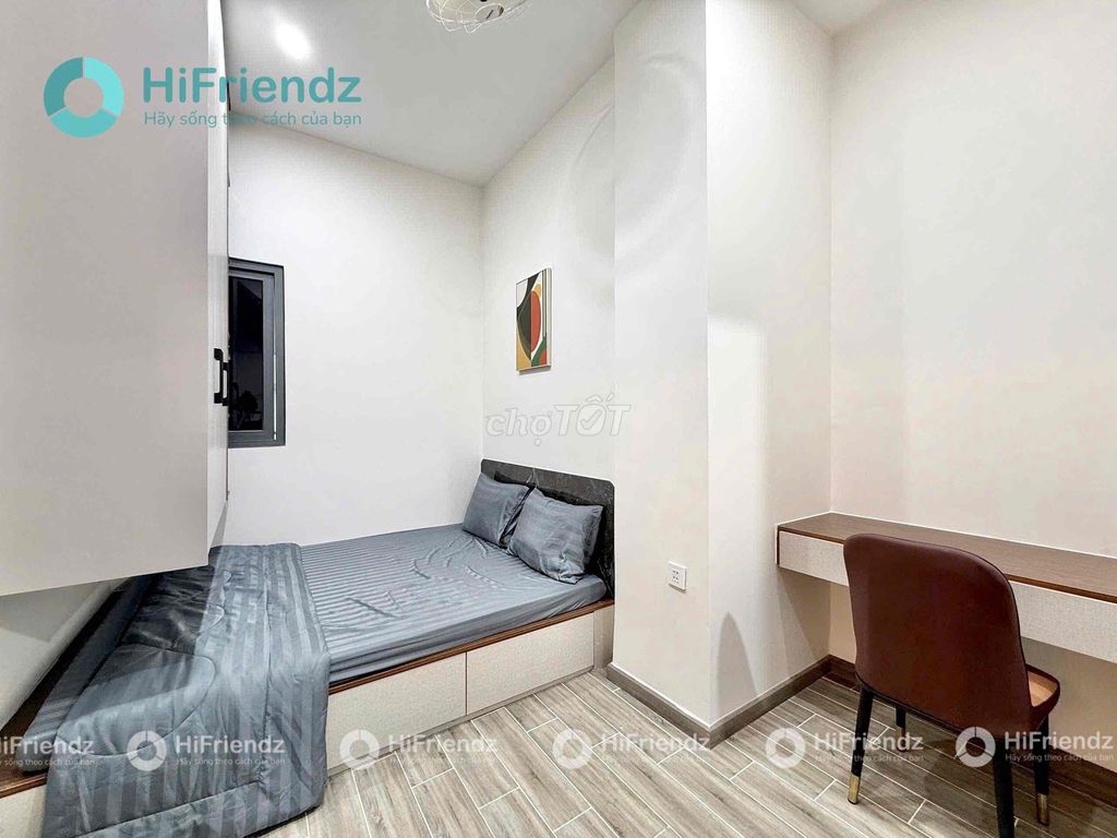 A full mini apartment next to a long chain