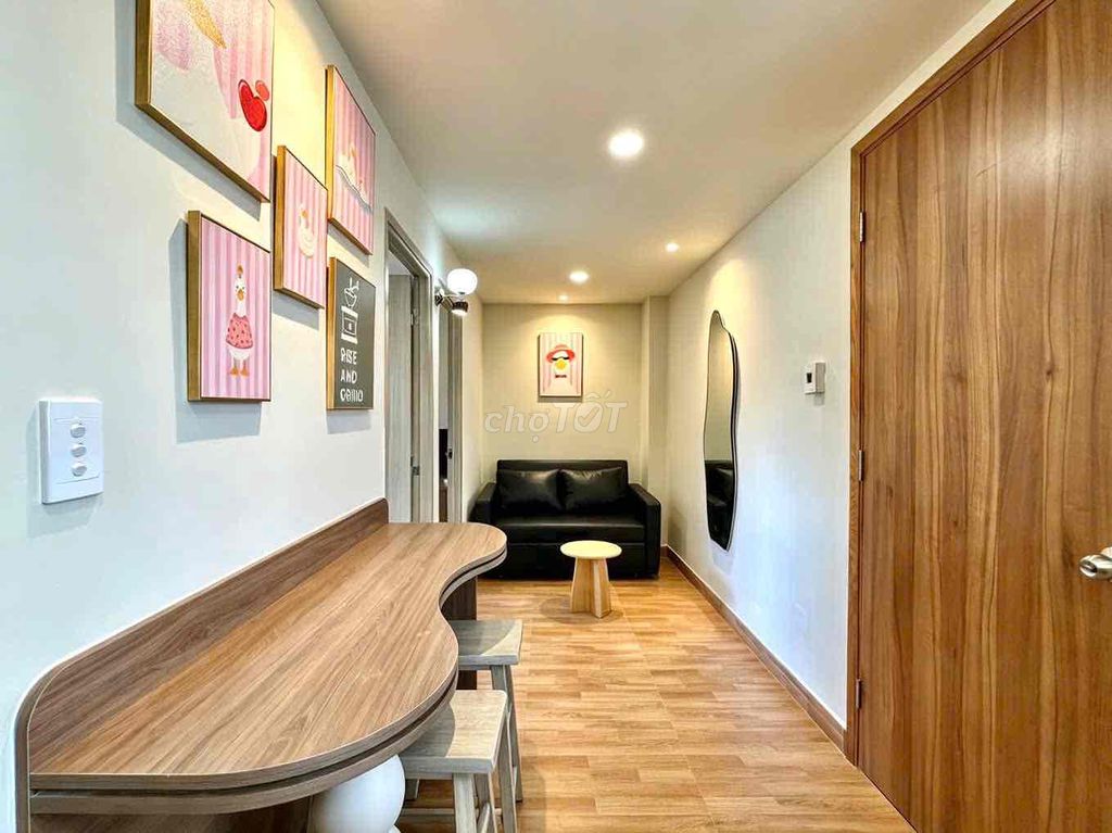The two bedrooms are full of beautiful furniture in the emperor.