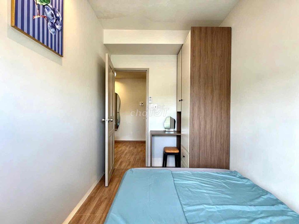 The two bedrooms are full of beautiful furniture in the emperor.