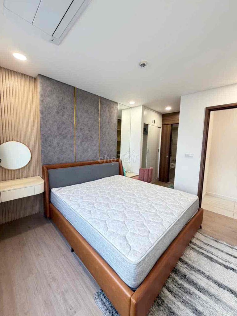 Rent three Kingdom bedrooms in 10 Full Seven immediately