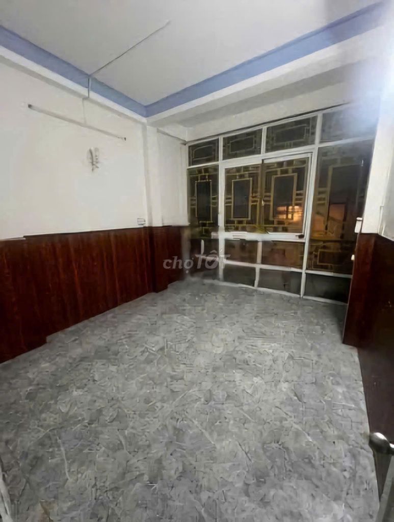 Lạc Long Quân 3rd floor alley house 2 toilets 11 million