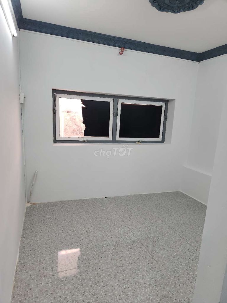 3 stories base, 4 bedroom 3 toilets 300 M's from the front bridge