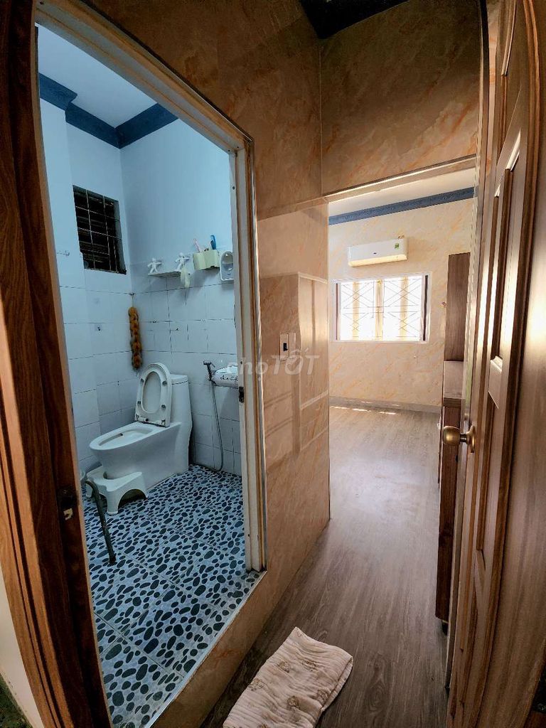 3 stories base, 4 bedroom 3 toilets 300 M's from the front bridge